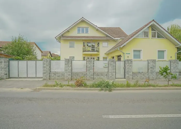 Vilux With Indoor Private Parking